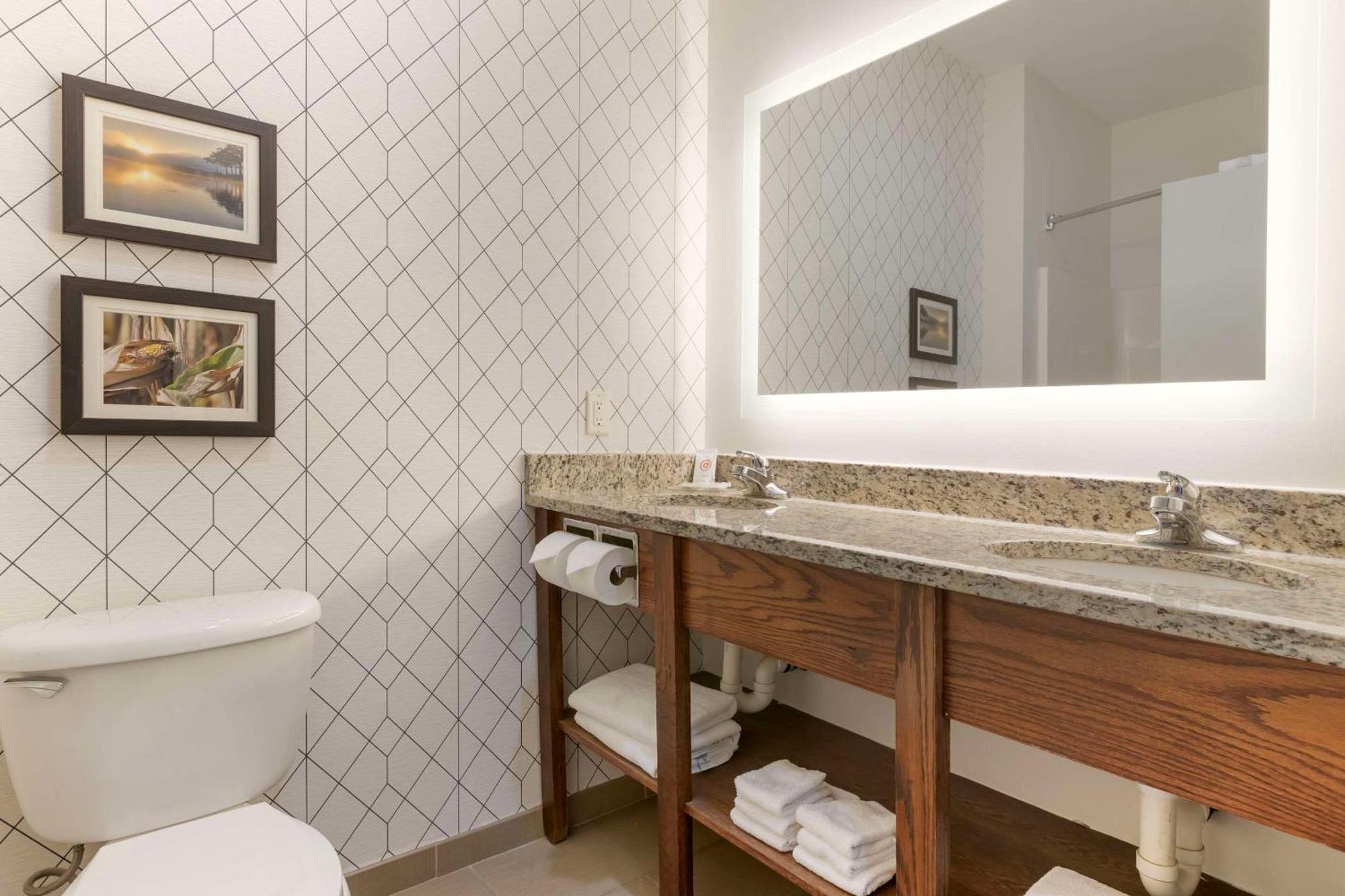 Comfort Inn & Suites Davenport - Quad Cities Екстер'єр фото