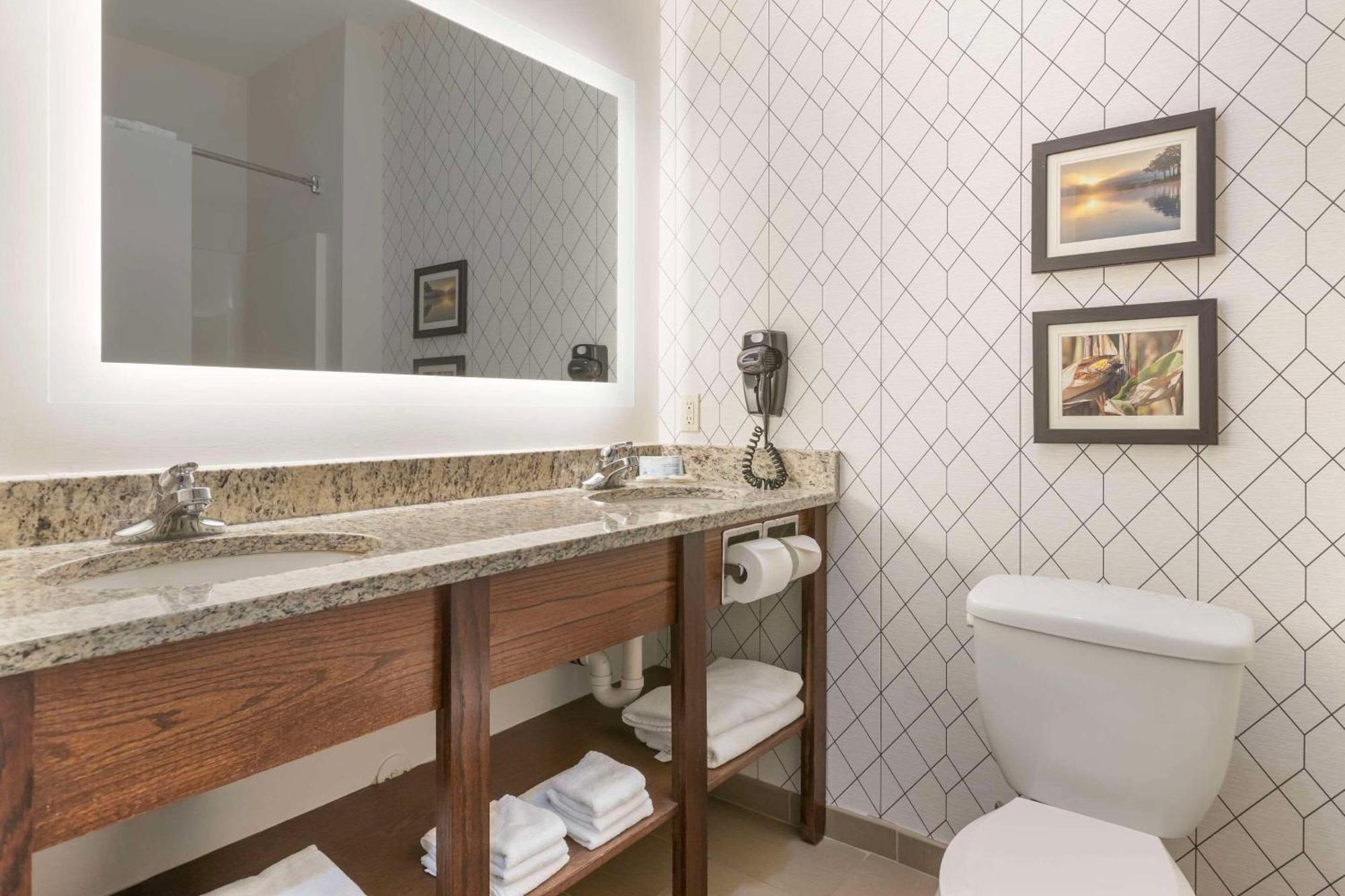 Comfort Inn & Suites Davenport - Quad Cities Екстер'єр фото
